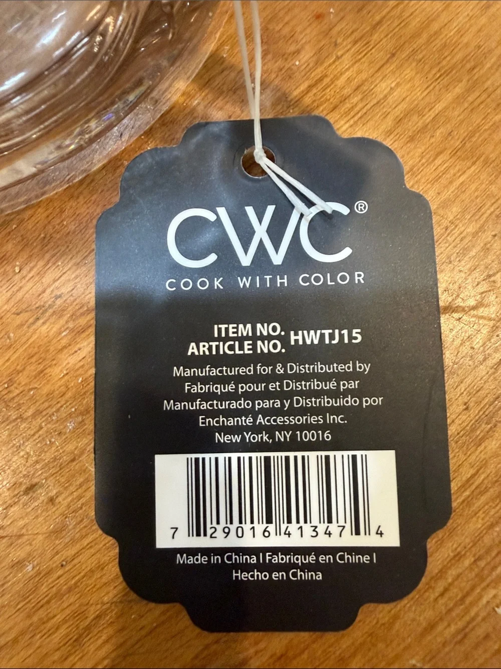 NWT. Viral!! CWC, (Cook With Color), 16oz., glass measuring cup.